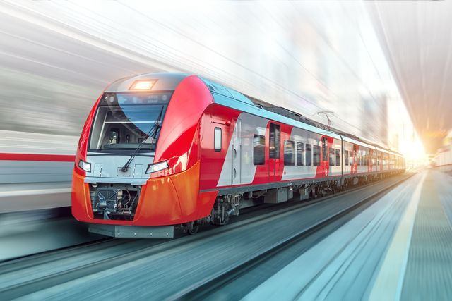 Zug Einfahrt iStock C aapsky