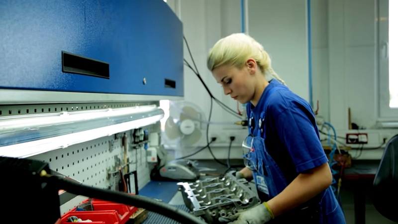 Ausbildung Zerspanungsmechaniker*in - der Beruf in 2 Minuten