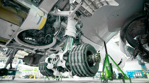 flugzeug fahrwerk instandhaltung
